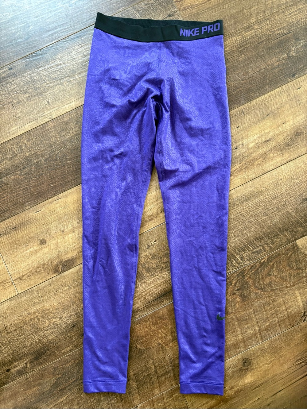 Nike Pro Women’s Dri-fit Lined Warm Purple Leggings Full Length Snake Print